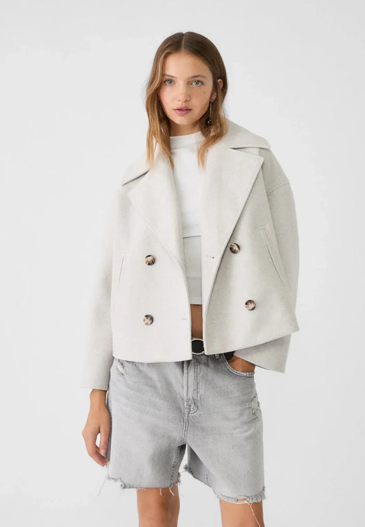 Blazer corto da donna in bianco panna – doppiopetto sartoriale